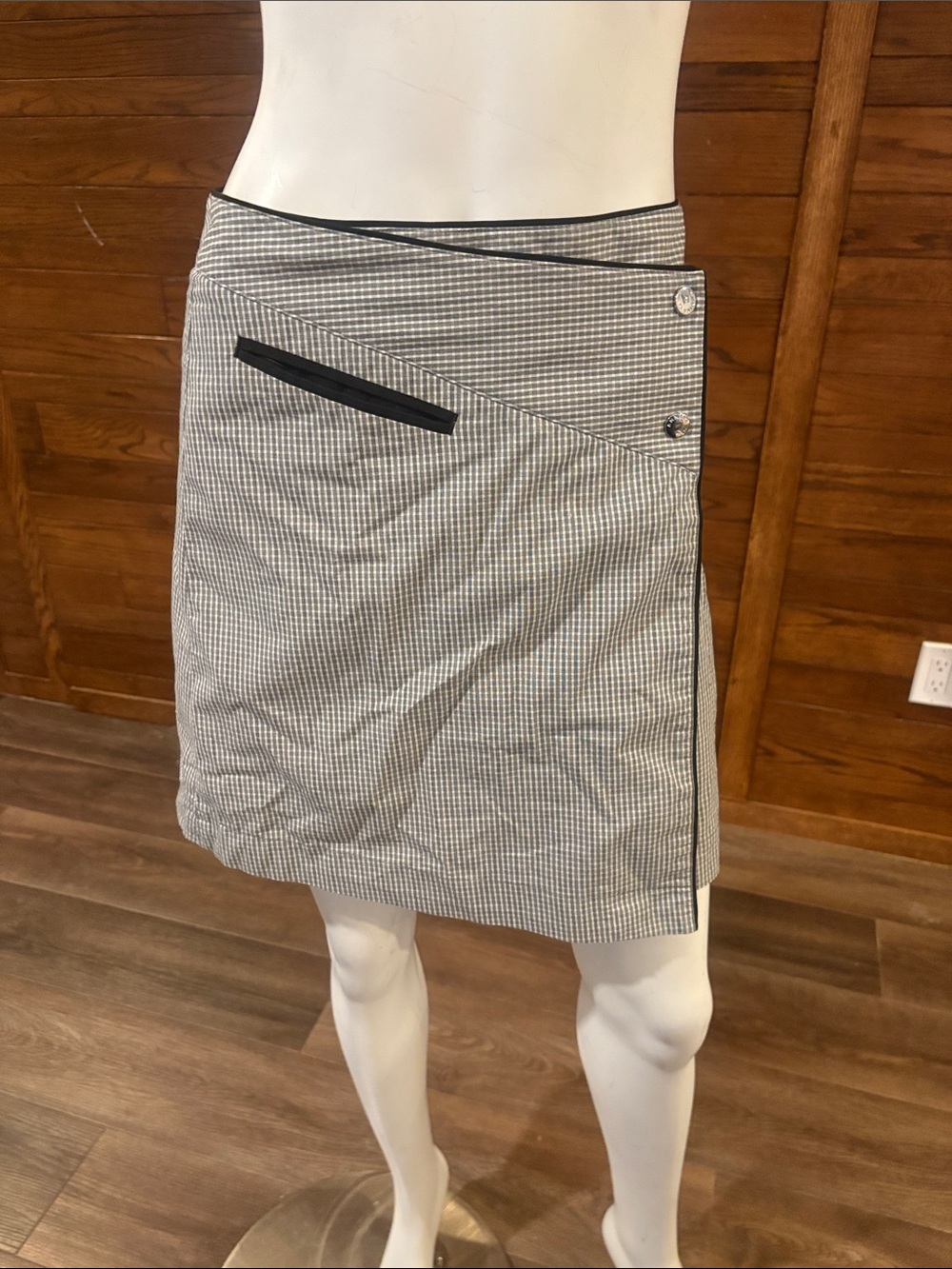 Black & White Mini Wrap-Style Houndstooth Skirt